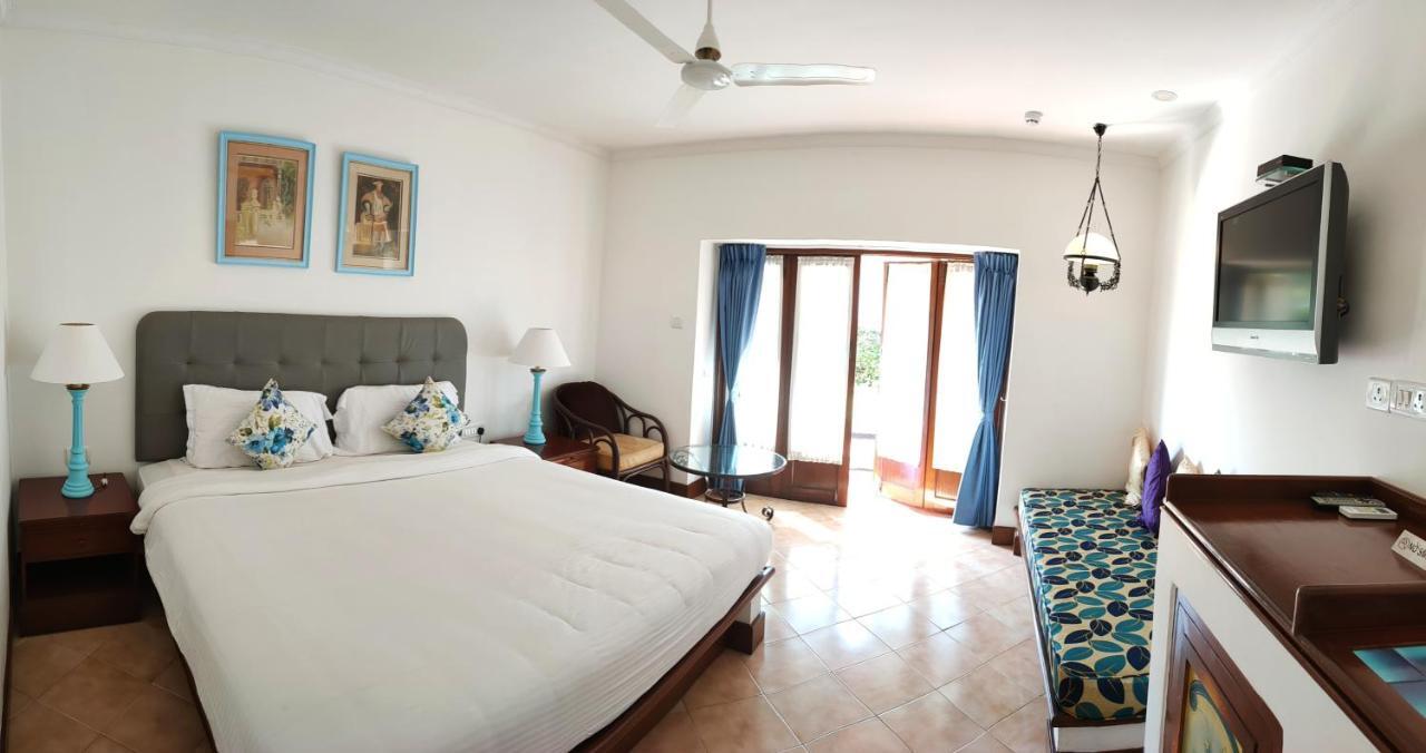 Coconut Grove Beach Resort Колва Екстериор снимка